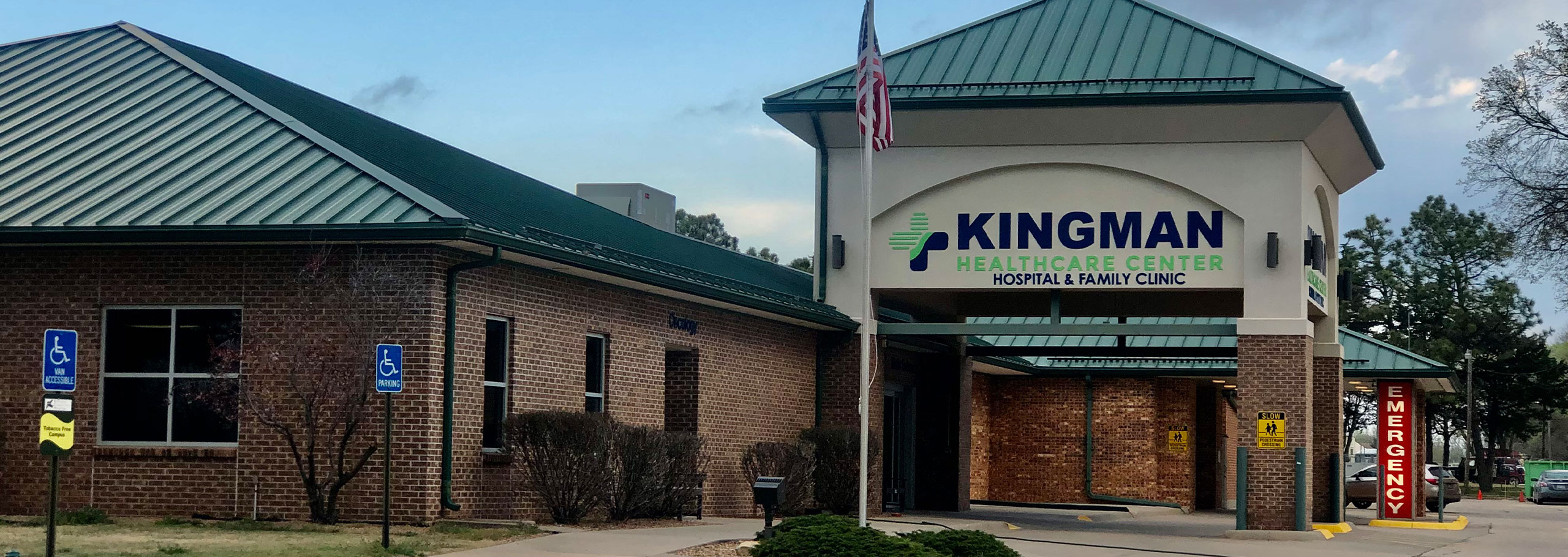 Banner picture of the outside entrance- KINGMAN HEALTHCARE CENTER  HOSPITAL & FAMILY CLINIC